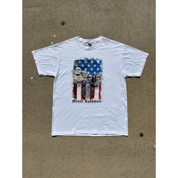 Mount Rushmore Vintage White Graphic tee Shirt - Picture 1 of 5